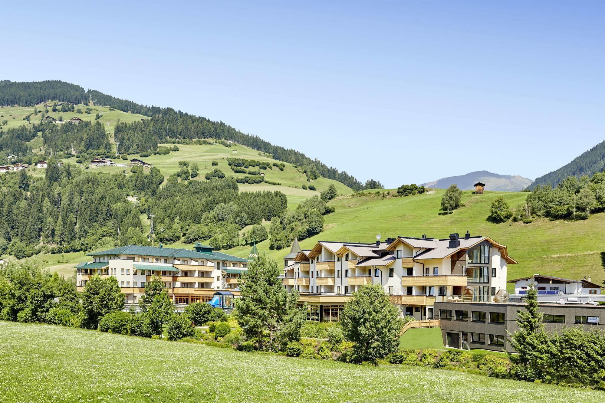 Dolomiten Residenz - Sporthotel Sillian Esterno foto